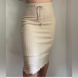 Elegant Cream Ribbed Knit vintage 90’s midi skirt.